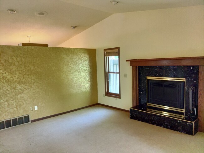 2509 Thomas Ct, Onalaska, WI 54650 - photo 7