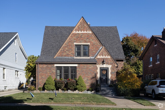 This historic home is a common sight in the charming neighborhood of Frontier.