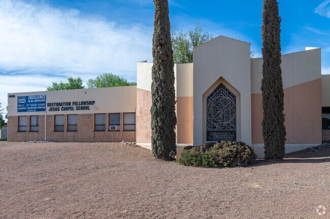 Pico Norte also has private religious institutions available such as, Jesus Chapel School.
