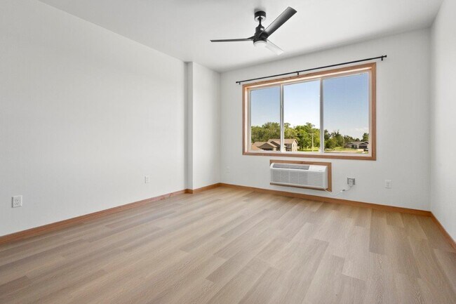 Archer Flats, Watertown, SD 57201 - photo 5