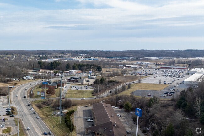 Cambridge has it all from unique boutiques to cozy cafes, explore a diverse array of retail treasures.