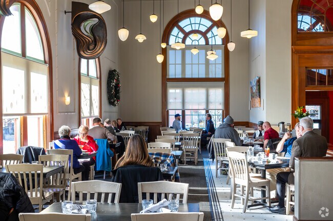 Lawrence's Merchants Pub & Plate, serves traditional American comfort meals.