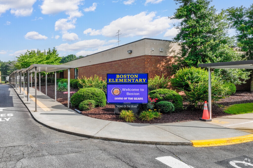 Boston Elementary serves students of Acworth K-5.