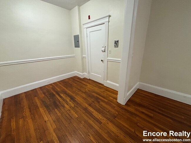 1348 Commonwealth Ave unit 18, Allston, MA 02134 - photo 4