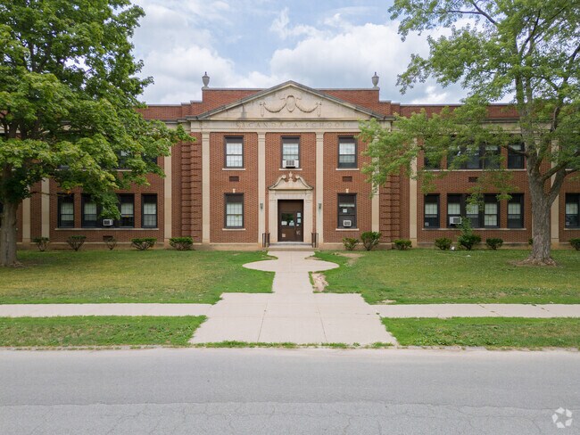 Sacandaga Elementary School is a large beautiful school in the Scotia neighborhood.