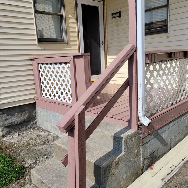 1324 S Pittsburgh St, Connellsville, PA 15425 - photo 3