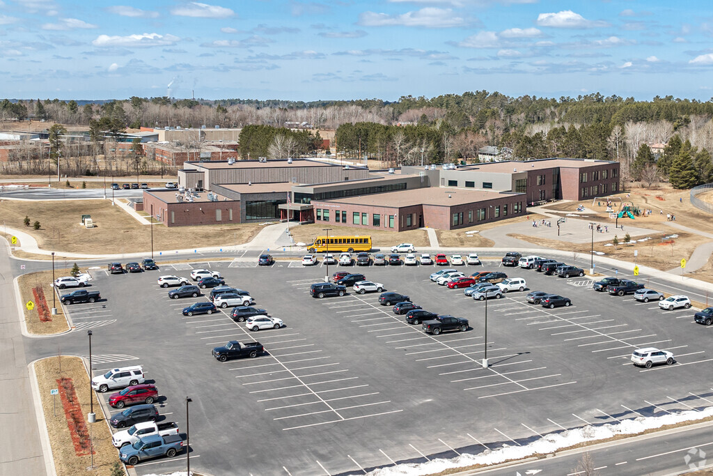 East Rapids Elementary School serves students in grades K-5.