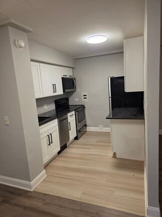 2025 W Granville Ave Unit 104, Chicago, IL 60659