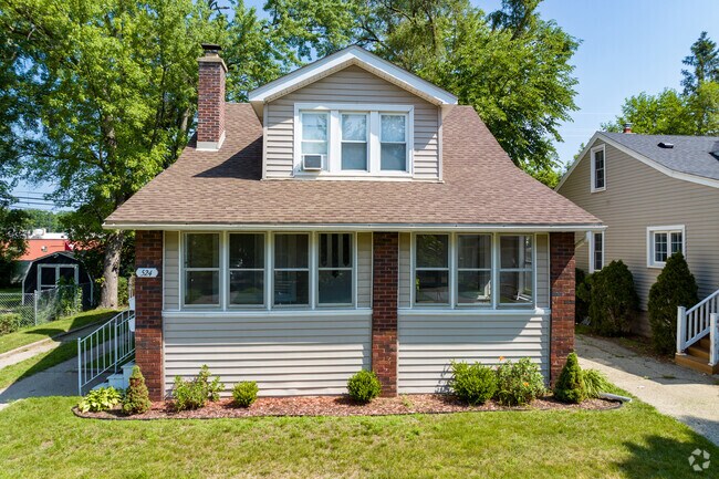 Many vintage craftsman-style bungalow homes are in Ferndale.
