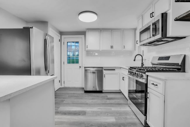 1209 Cloverfield Dr, Pittsburgh, PA 15227 - photo 5