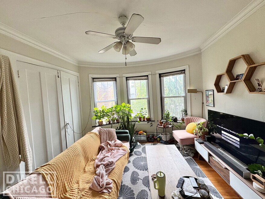 2119 W Giddings St unit 1, Chicago, IL 60625 - photo 1