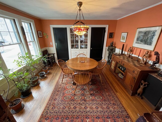 Dining Room (as seen from LR)