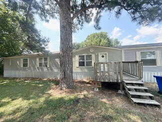 2001 SW Loop 304, Crockett, TX 75835