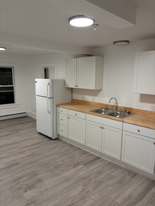 164 Veranda St unit 1 Unit, Portland, ME 04103 - photo 1