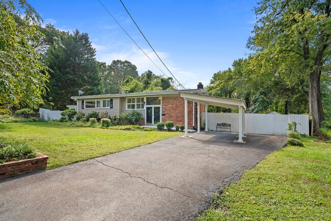 7403 Carmine St, Annandale, VA 22003 - photo 3