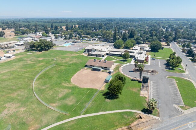 Biggs High School gets an overall grade of C= from Niche.