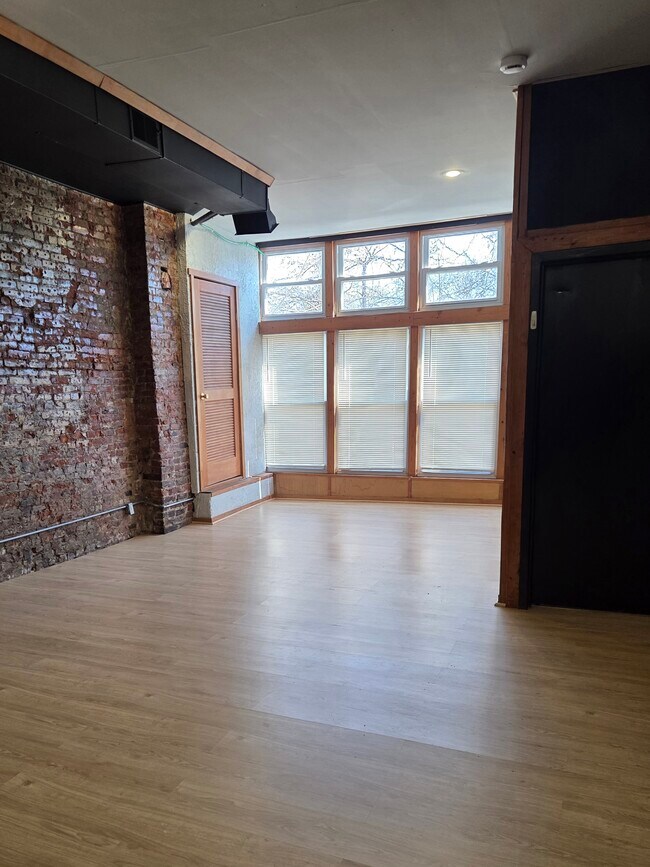 954 N 8th St unit 1st floor, Philadelphia, PA 19123 - photo 6