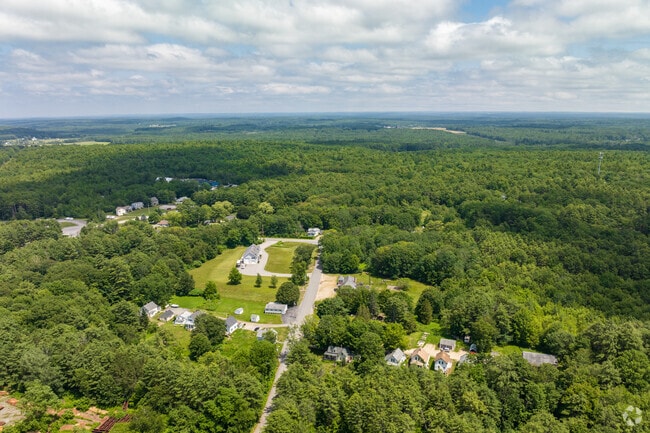 The Topsham neighborhood is a slice of paradise along Maine's coast.