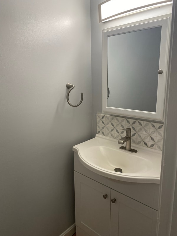 105 Elmwood Dr, Hudson, NH 03051 - photo 3