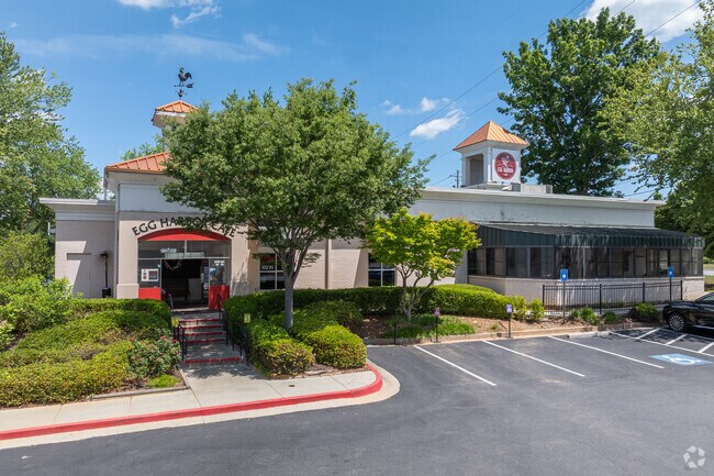 Medlock Bridge offers easy access to local dining, including the charming Egg Harbor Café, just minutes from the neighborhood.