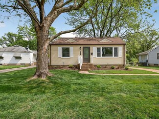 8232 Davenport Dr, Berkeley, MO 63134
