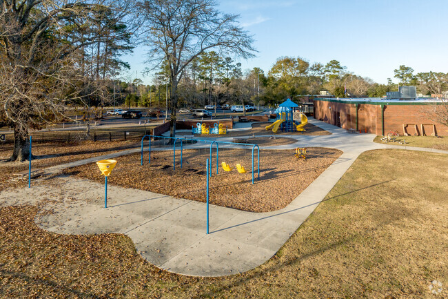 Daisy Elementary School prepares students for further education.
