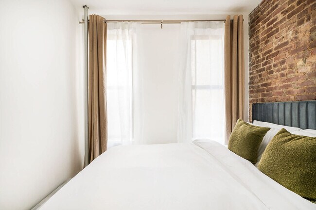 501 1/2 E 83rd St unit FL2-ID1022040P, New York, NY 10028 - photo 7