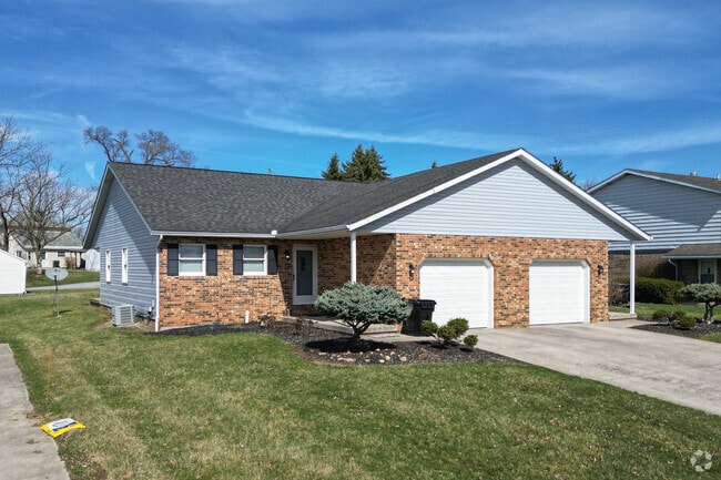 Contemporary ranch homes are a popular option for residents of Eastside Lima.
