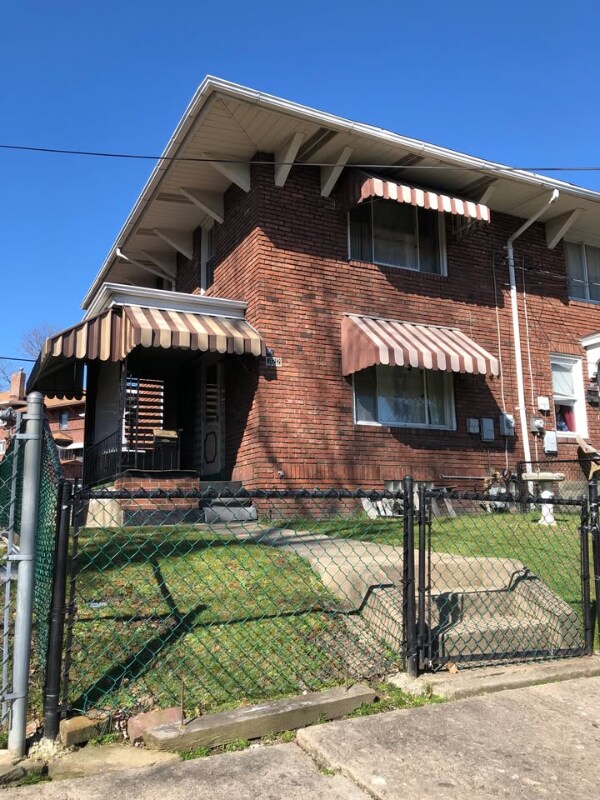 322 New York Ave, Clairton, FL 15025 - photo 6