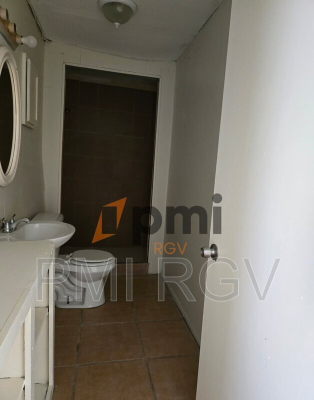 1608 Norma Ln unit 8, Edinburg, TX 78539 - photo 4