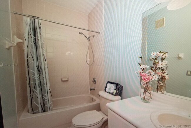17800 NW 73rd Ave unit Shoma Homes CC of Mi, Hialeah, FL 33015 - photo 3