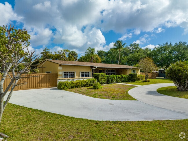 Ranch style houses dominate the landscape in Biscayne Gardens East.