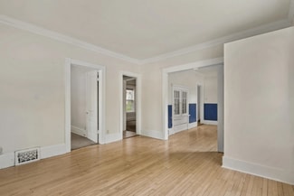 2202 N 55th St Unit Lower, Milwaukee, WI 53208