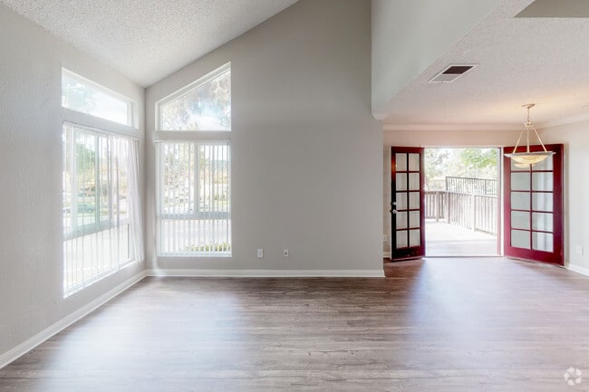 3BR, 2.5BA - 1426 SF