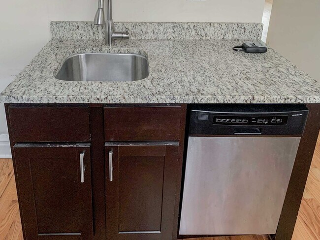 2177 W Giddings St unit 1, Chicago, IL 60625 - photo 3