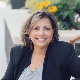 Dennisse Barton
