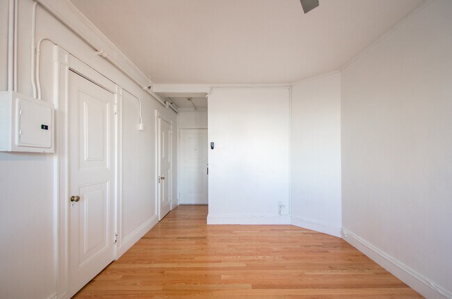 65 Saint Botolph St unit 515, Boston, MA 02116 - photo 4