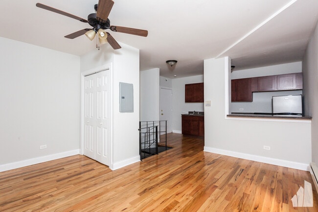 800 W Cornelia Ave unit 101, Chicago, IL 60657 - photo 4
