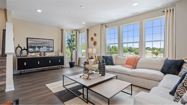 19 Harper Ln, Manalapan, NJ 07726 - photo 7