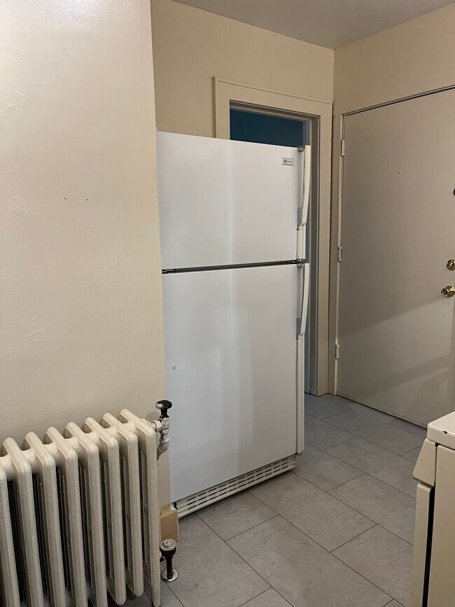 Heat included, under cabinet lighting