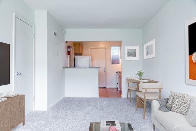 Middle Branch Manor, Baltimore, MD 21225 - photo 4