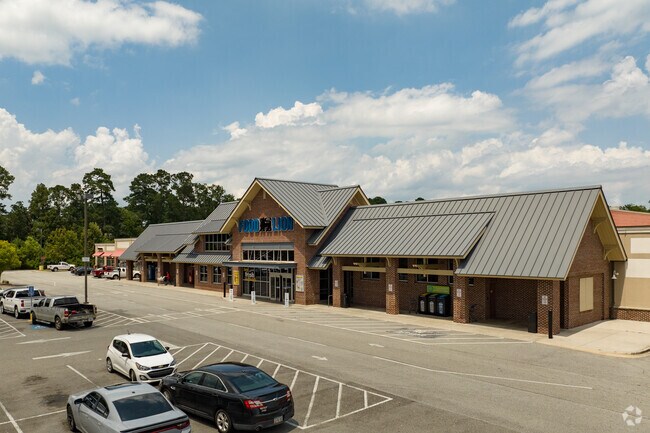 Shopping and retail options are close to Port Wentworth neighborhoods.