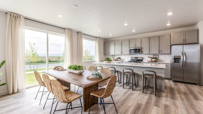 1823 W Blue Flax Dr, Saratoga Springs, UT 84045 - photo 4