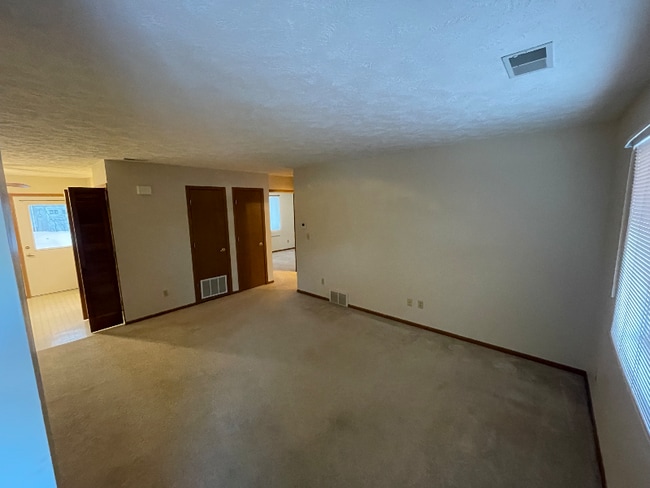 909 Indian St, Saint Paul, NE 68873 - photo 7