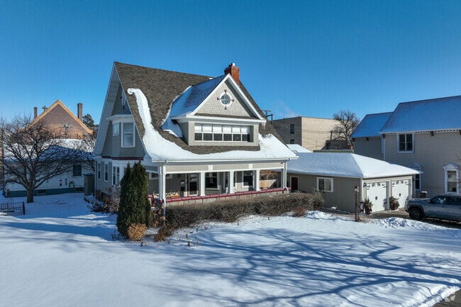Four square homes can be found closer to downtown Mandan.