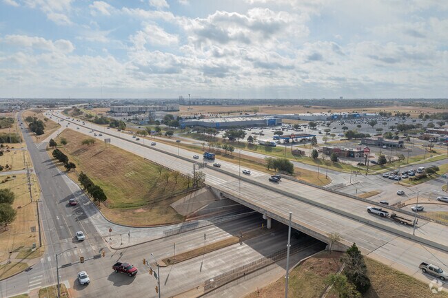 The John Kilpatrick Turnpike, less than 2 miles north of Macklanburg Park, is ideal for travel.