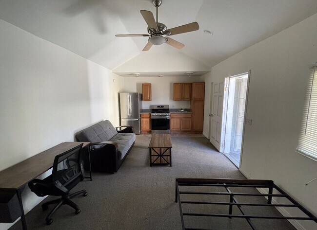 3525 S Budlong Ave unit 3525, Los Angeles, CA 90007 - photo 3