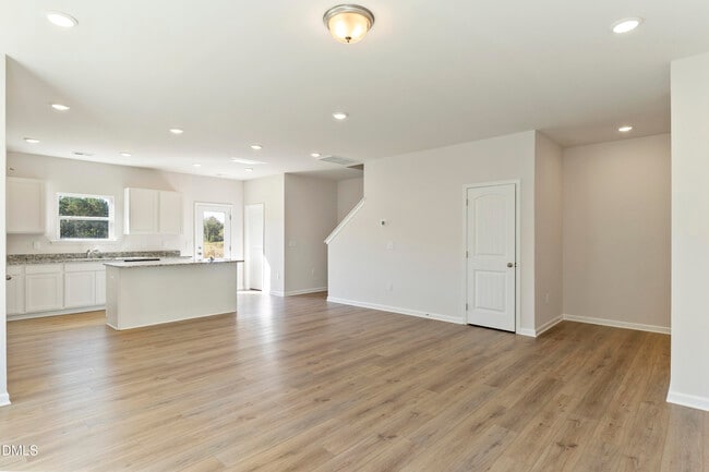 220 Courtside Dr, Dunn, NC 28334 - photo 3