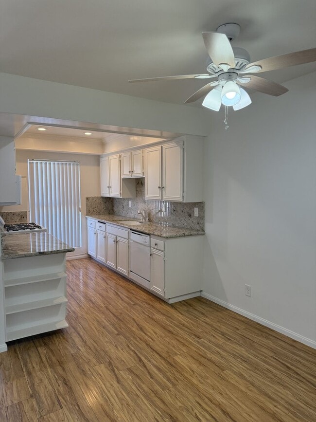 Apt #5: Kitchen with dishwasher