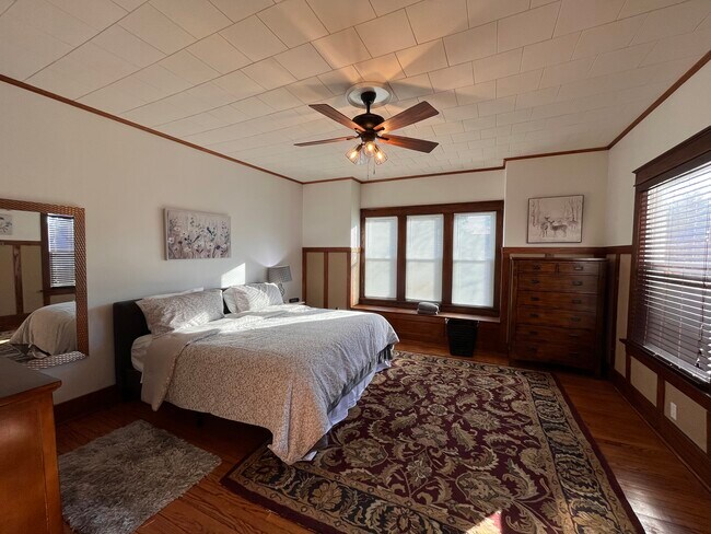 2608 Leclaire St unit Main, Davenport, IA 52803 - photo 3